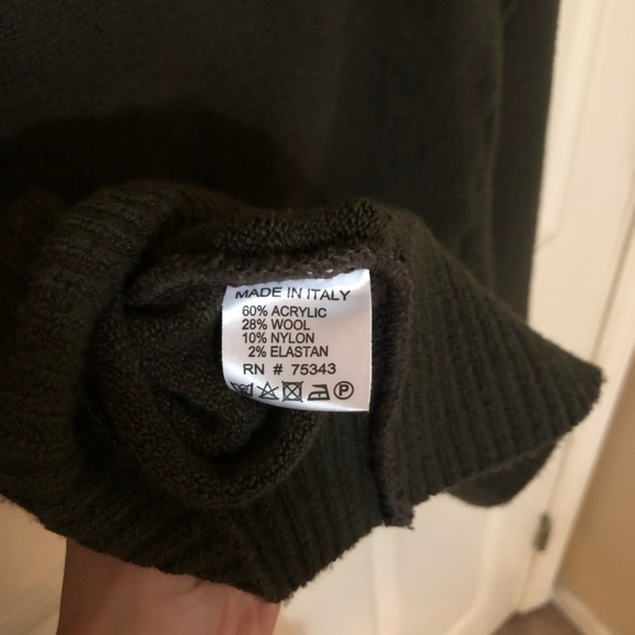 Sweater - Picture 4 of 4